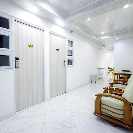 Urbanview Hotel Kota Tua Джакарта Екстер'єр фото