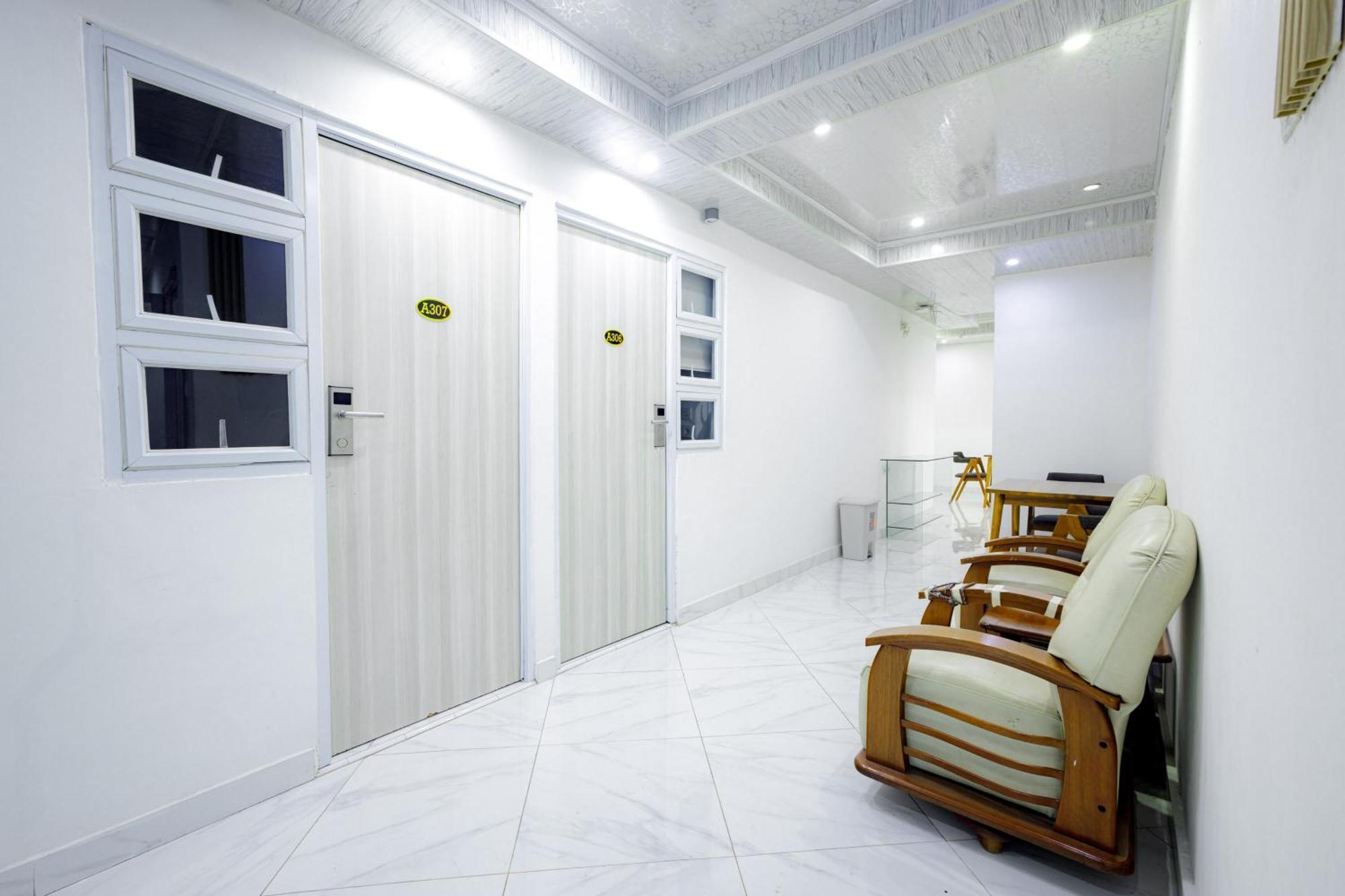 Urbanview Hotel Kota Tua Джакарта Екстер'єр фото