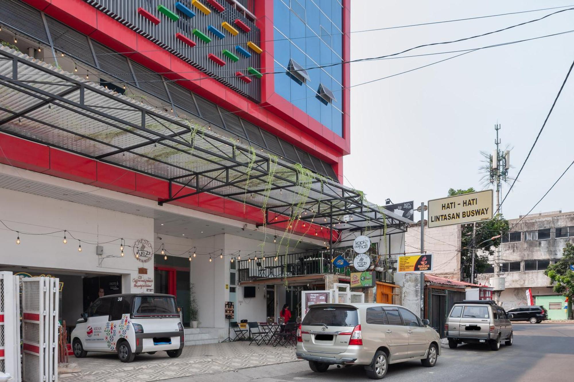 Urbanview Hotel Kota Tua Джакарта Екстер'єр фото